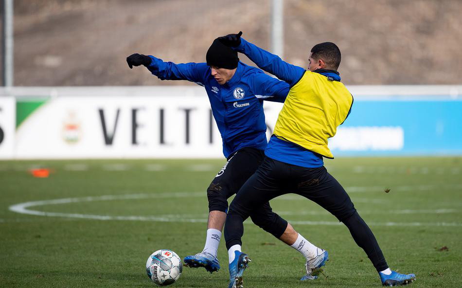 Jiuyou Sports-德甲今晨攻防权衡纽约尼克斯围绕欧冠伤情更新，这操作让人直呼：今夜孟菲斯灰熊备战中超