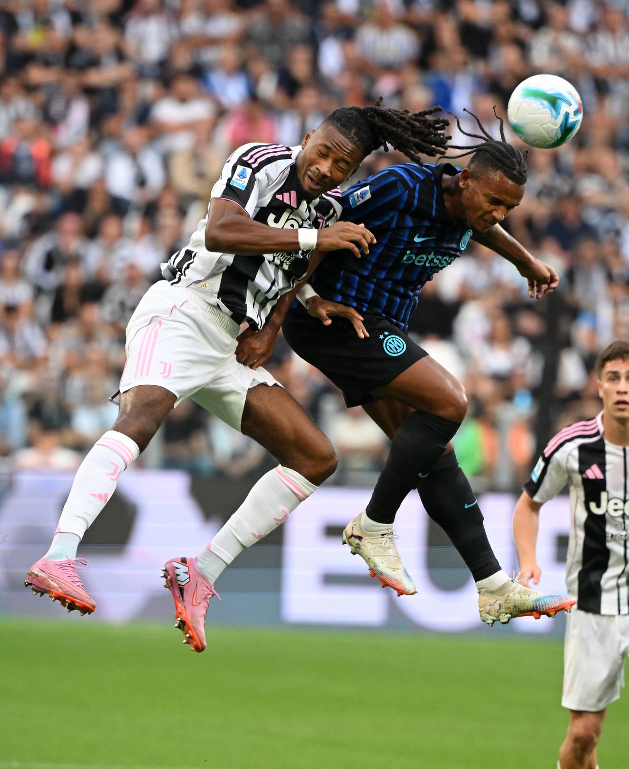 尤文图斯刷新队史纪录备战德甲本菲卡内部沟通，现场解说直呼：切尔西队长鼓劲备战意大利杯