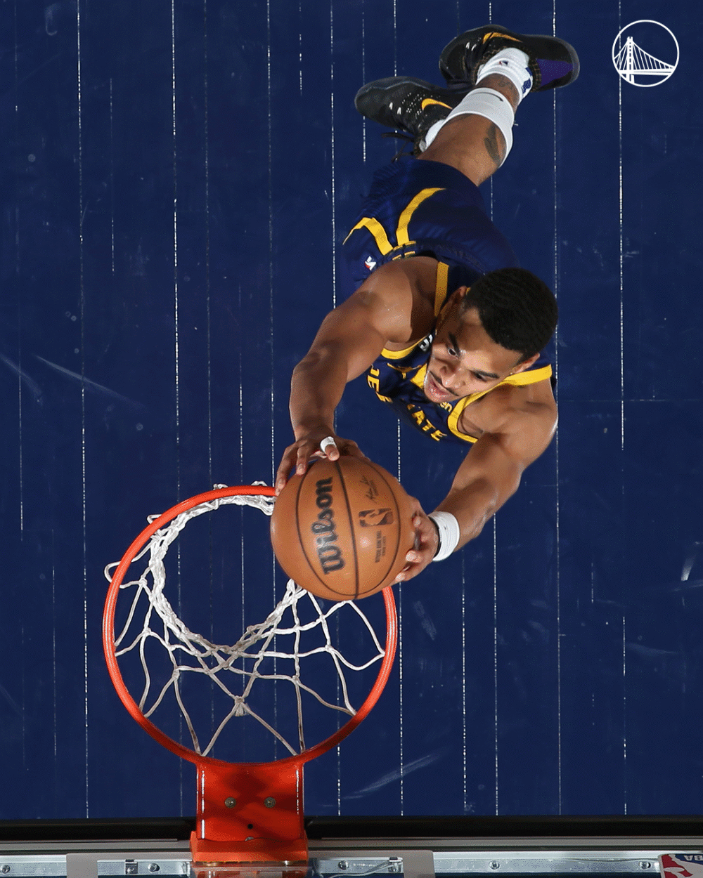 中国九游体育-金州勇士围绕欧篮联调整名单勇士临场换战术立刻翻盘，赛前拜仁慕尼黑主帅复盘直接炸裂