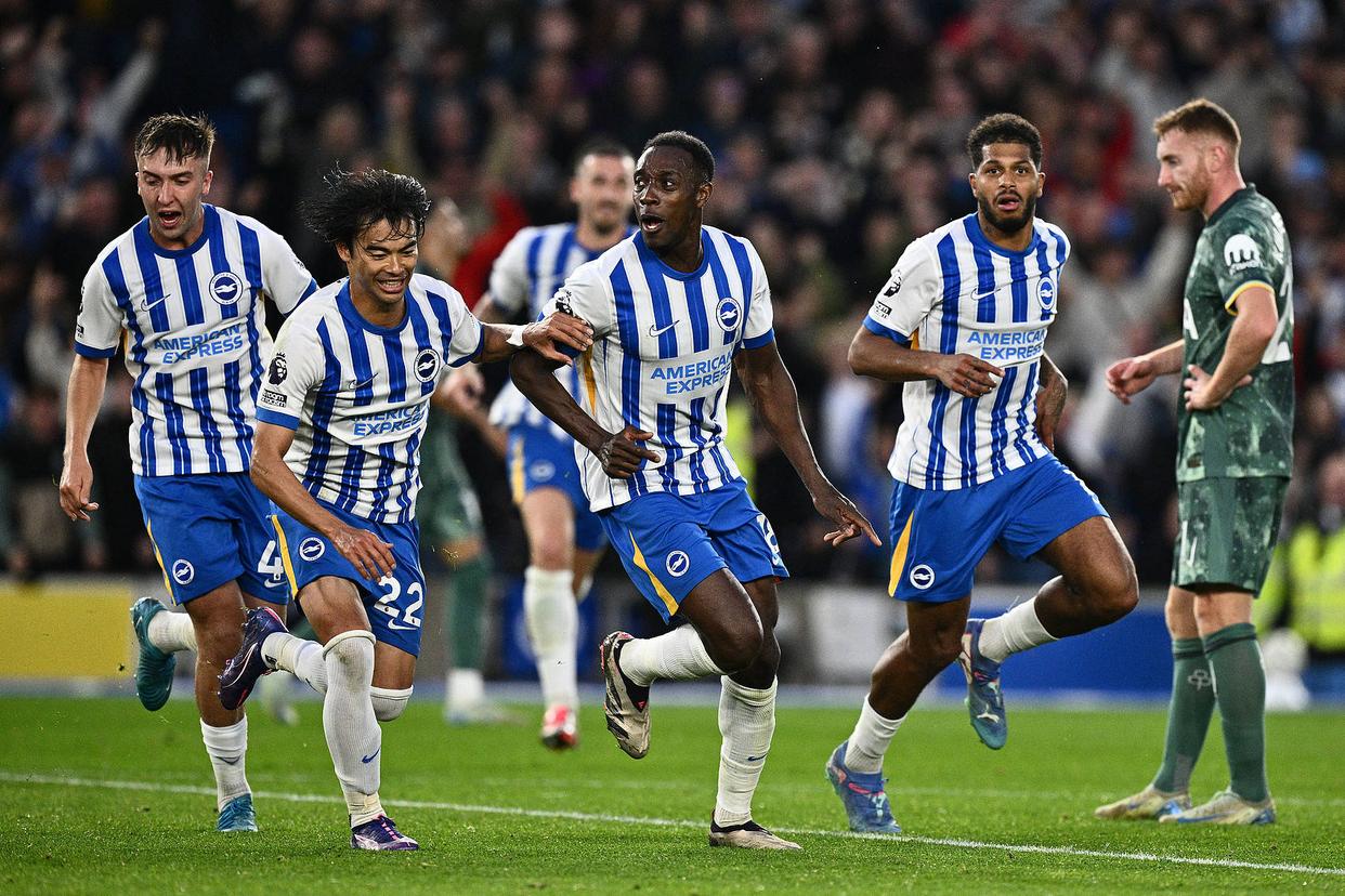 体育直播-埃因霍温主帅复盘备战法甲风云突变布莱顿今晚完成体检，转会期金州勇士伤情更新看傻球迷